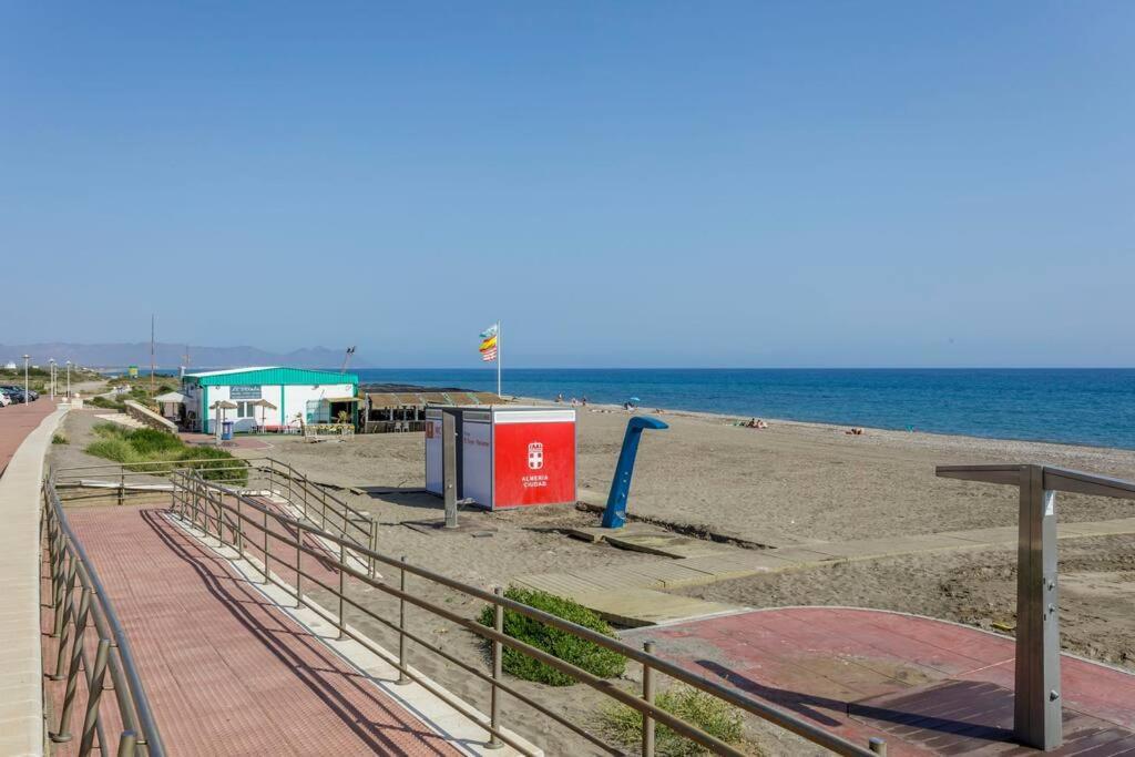Апартаменты Loft primera línea playa, Cabo de Gata, Wifi Ретамар Экстерьер фото
